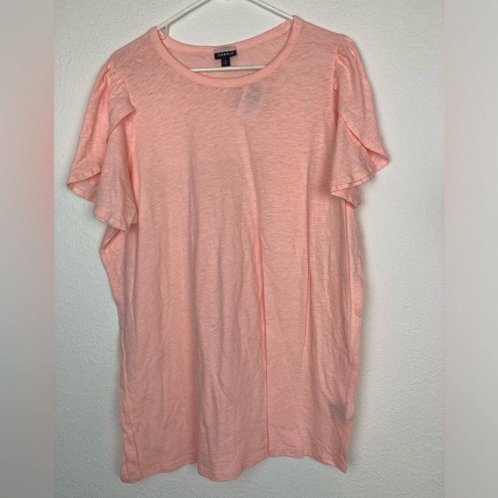 Torrid NWT petal sleeved shirt sleeved top in peachy pink🌹